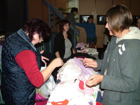 2009._november_bucsu_baba-_es_gyerekruhavasar_045.jpg