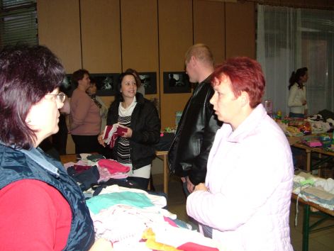 2009._november_bucsu_baba-_es_gyerekruhavasar_070.jpg